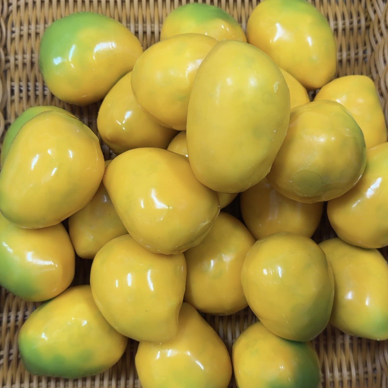 Mango Crunchy Squishy (color changing)